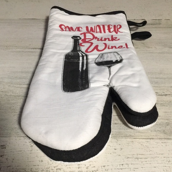 Splash black/white/red Save Water Drink Wine oven mitts set of two 7”x13 NWT - Picture 2 of 4